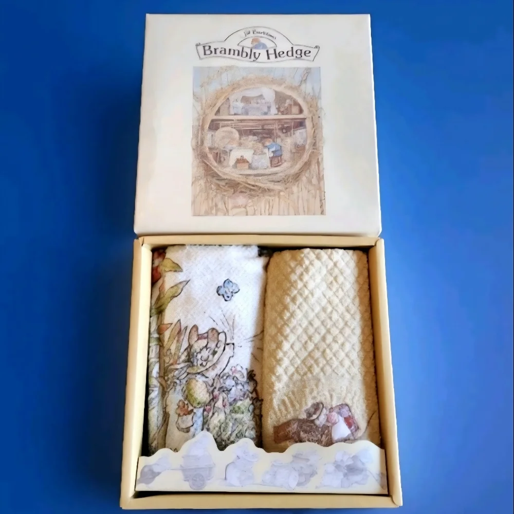 Vintage Brambly Hedge Jill Barklem Boxed Towel Set NIB Collectible